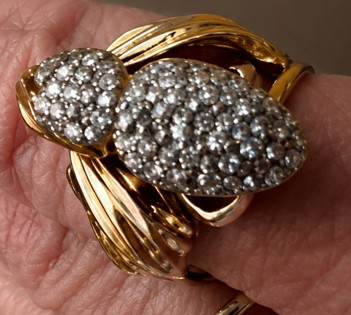 Bumble bee ring